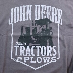 NWT John Deere Quality Tractors & Plows Long Sleeve Graphic T Shirt Gray Mens‎ L